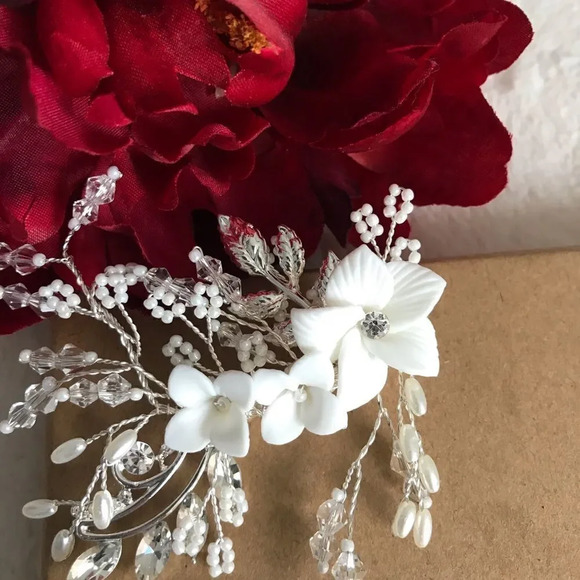 Stunning Pearl Barrette Flower Crystal - Picture 2 of 12
